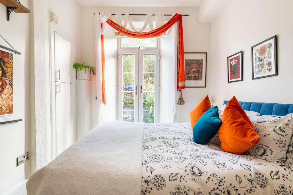 דירות אדינבורו Holyrood Park: Lush & Arty 2 Double Bed Flat מראה חיצוני תמונה