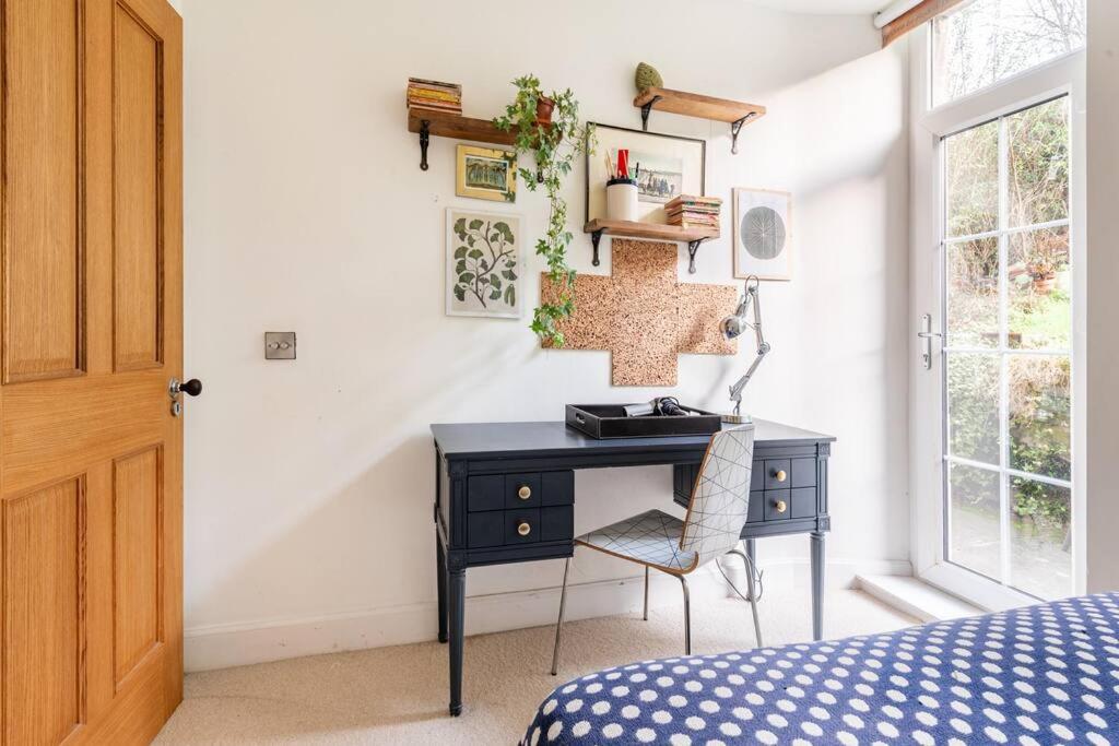 דירות אדינבורו Holyrood Park: Lush & Arty 2 Double Bed Flat מראה חיצוני תמונה