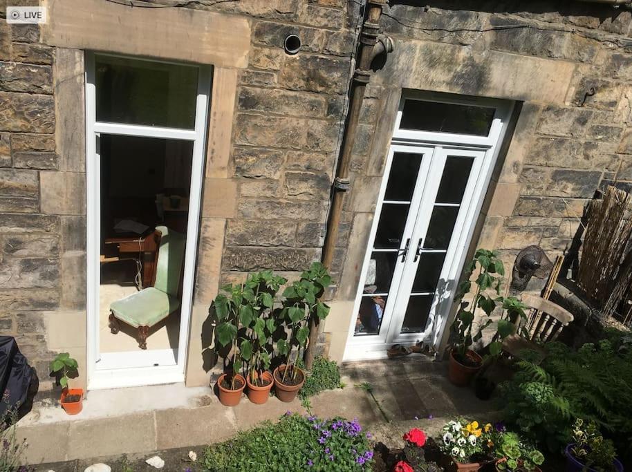 דירות אדינבורו Holyrood Park: Lush & Arty 2 Double Bed Flat מראה חיצוני תמונה