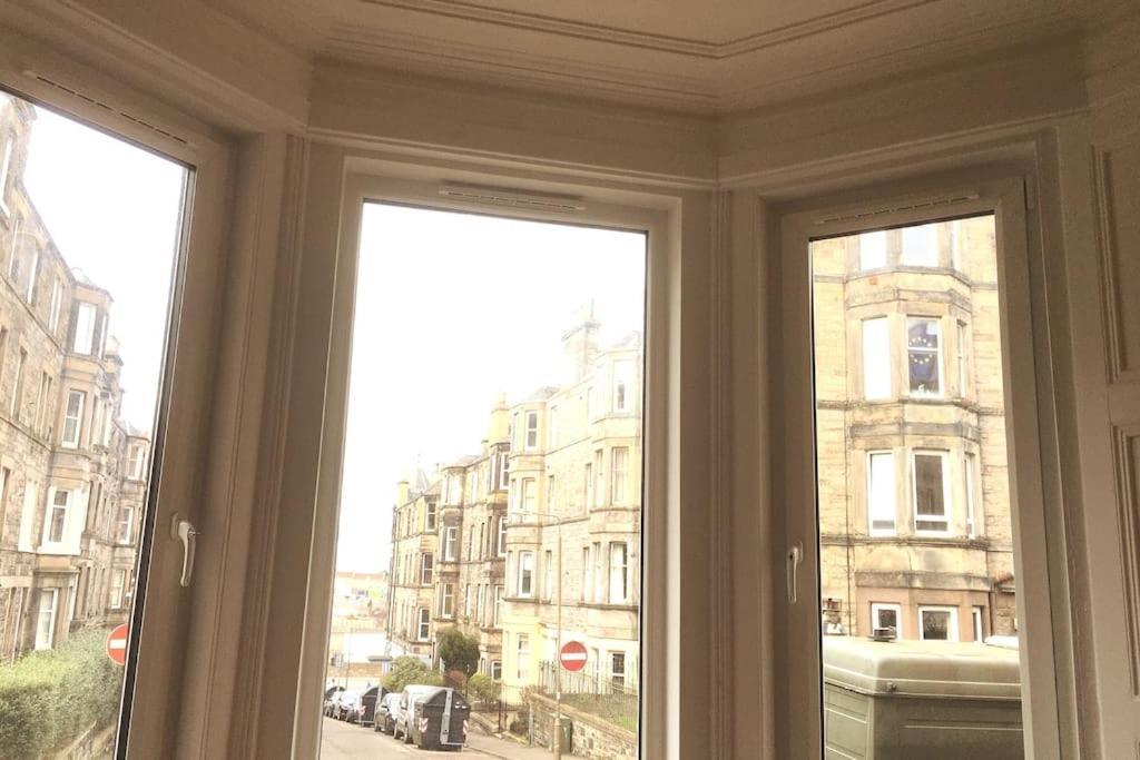 דירות אדינבורו Holyrood Park: Lush & Arty 2 Double Bed Flat מראה חיצוני תמונה