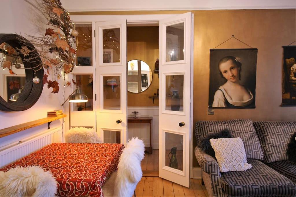 דירות אדינבורו Holyrood Park: Lush & Arty 2 Double Bed Flat מראה חיצוני תמונה