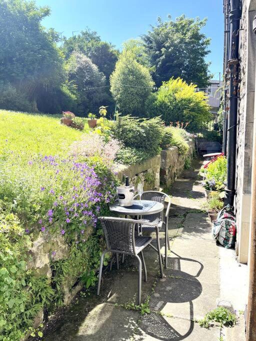 דירות אדינבורו Holyrood Park: Lush & Arty 2 Double Bed Flat מראה חיצוני תמונה