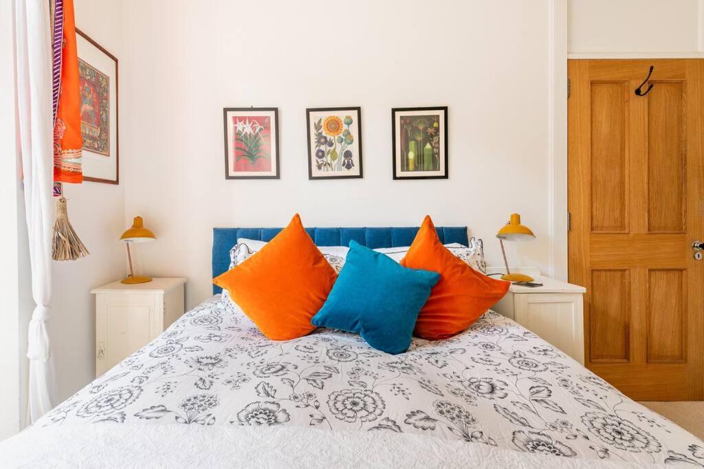 דירות אדינבורו Holyrood Park: Lush & Arty 2 Double Bed Flat מראה חיצוני תמונה